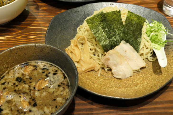 つけ麺もつ 並盛り