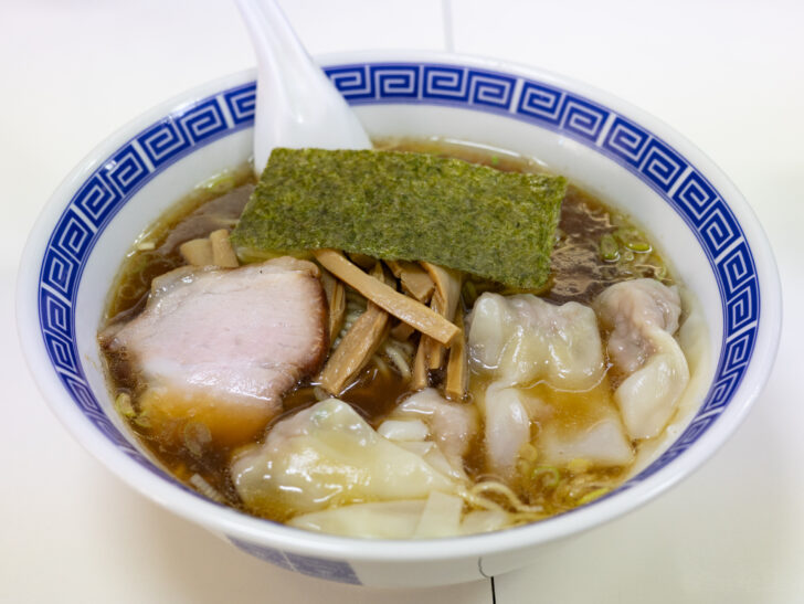 ワンタン麺(肉)