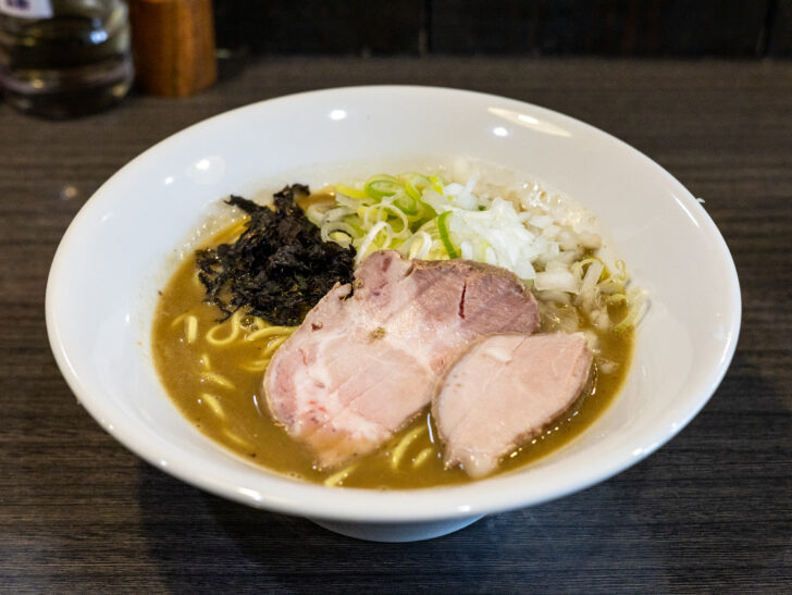 濃厚煮干しラーメン